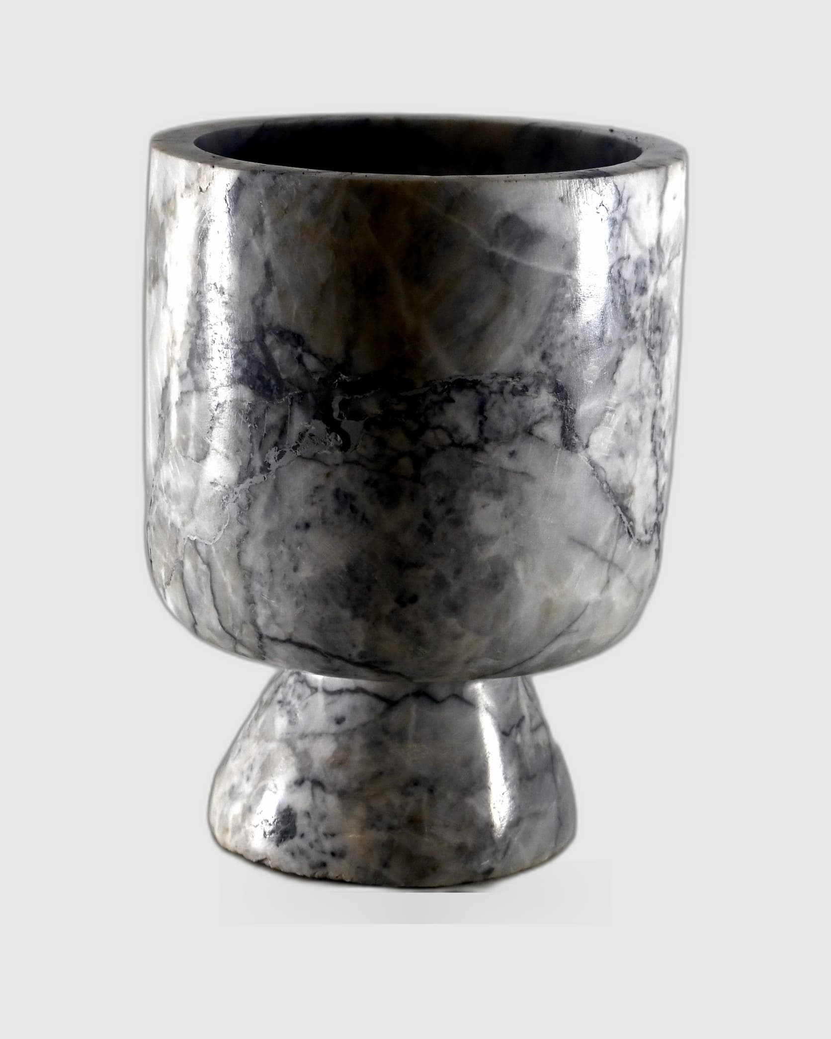 Chalice Noir, gobelet en marbre veiné | Real & Roots