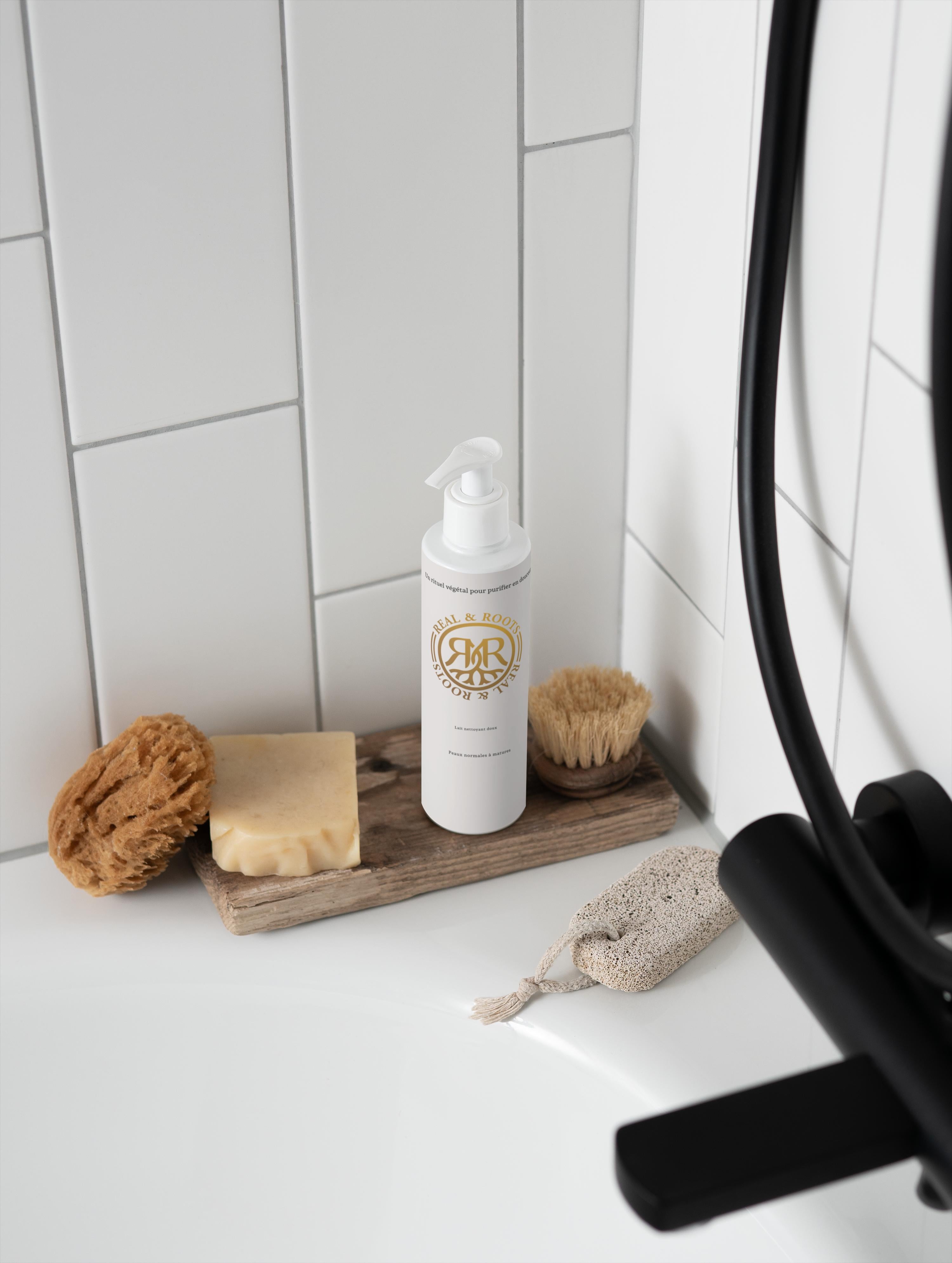 Lait nettoyant visage onctueux aux huiles précieuses : karité, argan et fleurs